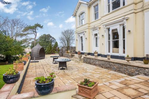Κήπος έξω από το Stunning Apartment in Victorian Villa with Garden