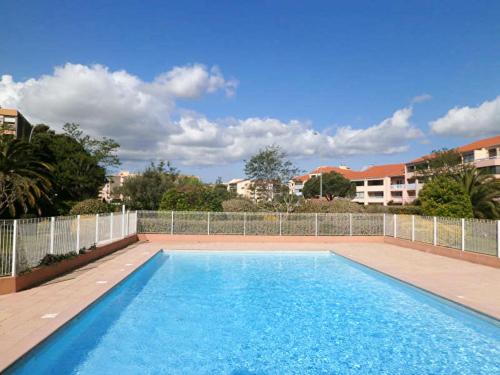 Appartement d'une chambre avec vue sur la mer piscine partagee et jardin clos a Frejus a 2 km de la plage