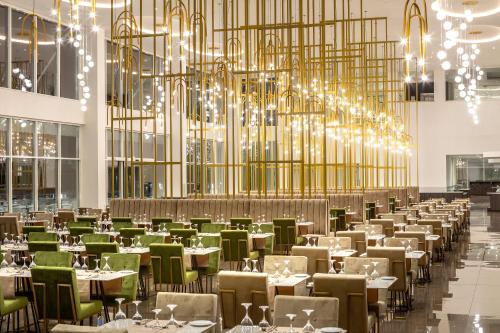 Un restaurant sau alt loc unde se poate mânca la Chrysomare Beach Hotel & Resort