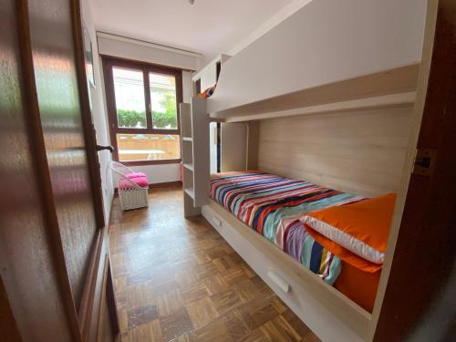 Двухъярусная кровать или двухъярусные кровати в номере somo beach