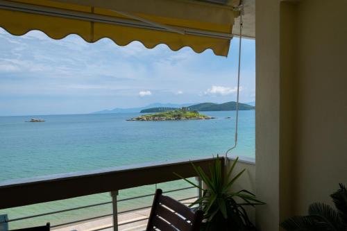 Gallery image of SeastheDayApartment in Néa Péramos