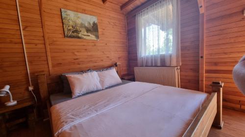 Ένα ή περισσότερα κρεβάτια σε δωμάτιο στο Carev konak
