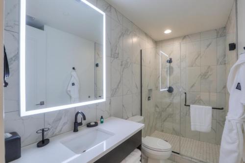 Studio 154 Luxury Hotel Image