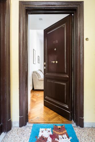 Sunny flat near Villa Borghese