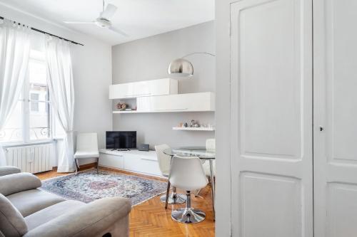 Sunny flat near Villa Borghese