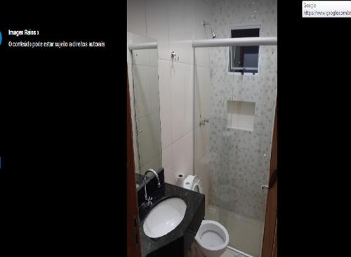 Bilik mandi di Hotel Platina