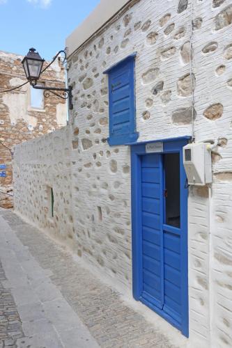 Fotografie z fotogalerie ubytování Le petit château v destinaci Ano Syros