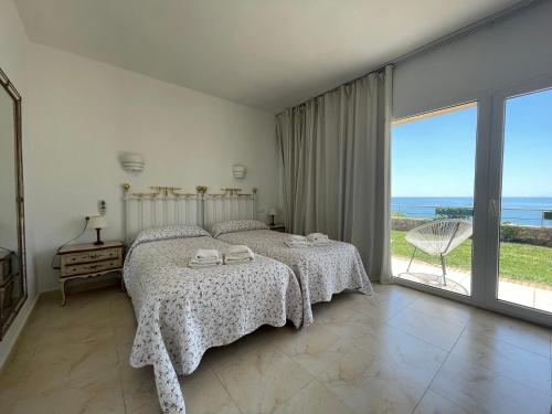 Apartamentos La Roca Rentals