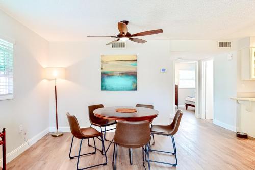 Beachside Bungalow – Photos 4