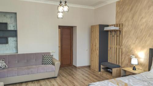  Harmonia Garden Garni -  Room  picture :   Tea/Coffee maker    Shower    Air conditioning                           