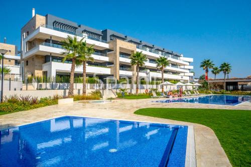 Exclusive apartment in Flamenca Village with gym, sauna, 3 ...
