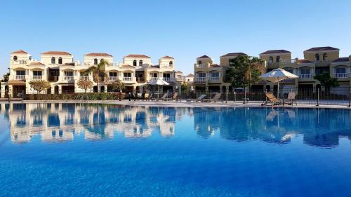 Hồ bơi trong/gần Villa United Arab Emirates