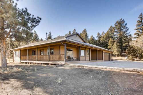 Your Luxury Rural Residence with Private Hot Tub and RV Hookups - Grey Wind Ranch
