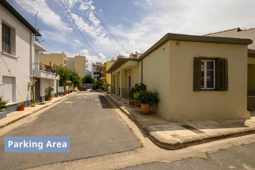 El barrio en el que está la casa vacacional o un barrio cercano
