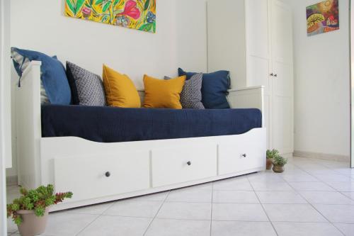 A seating area at Casa Vacanze Terramare, 550 mt from the beach, close to Ortigia historic center