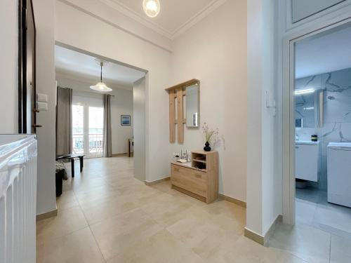 Ванная комната в SOKOS Residence, 4' walk from Syngrou-Fix Metro