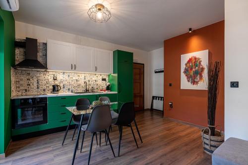 Kentia Modern/Artistic City Apartment
