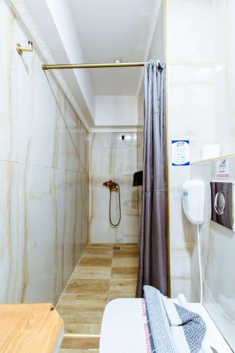 Bozzali Deluxe Hotelにあるバスルーム