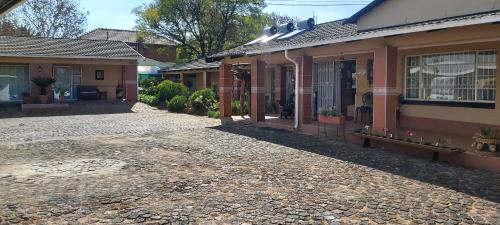 Gallery image of African Elephant Guesthouse in Germiston