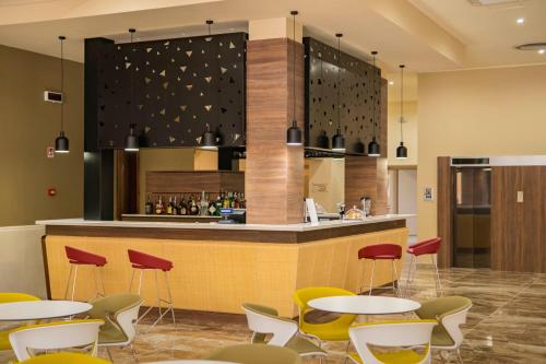 Lounge nebo bar v ubytování Mercure Hotel President Lecce