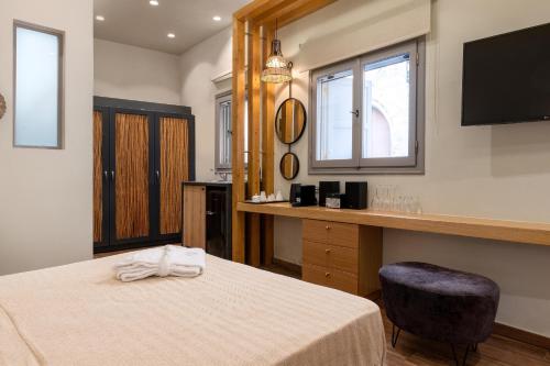Zoe Suites