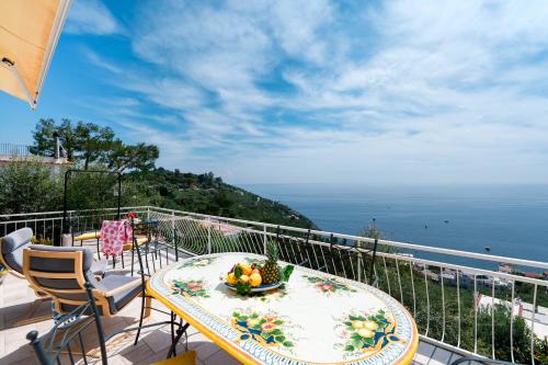 Gallery image of Belvedere apartament stunning sea view in Nerano
