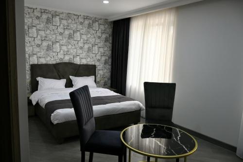 Aparan Hotel