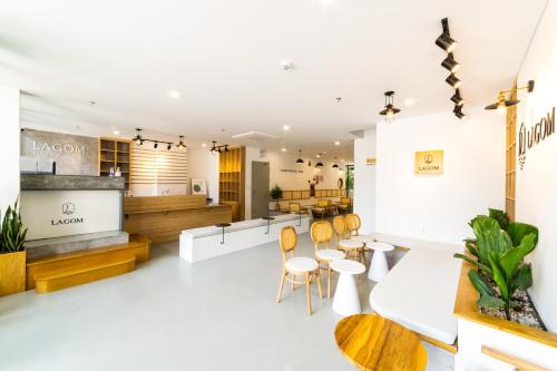Gallery image of LAGOM APARTMENT AND HOTEL in Da Nang
