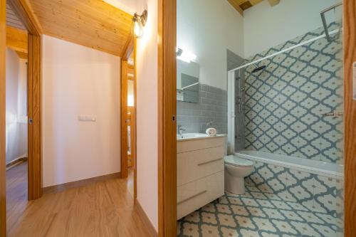 Kylpyhuone majoituspaikassa HomeHolidaysRentals Benoit - Costa Barcelona