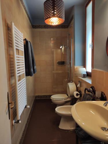 Ein Badezimmer in der Unterkunft al 28 B&B