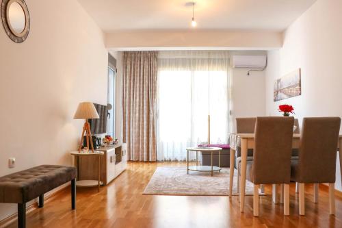 Gallery image of IL FIORE in Ulcinj