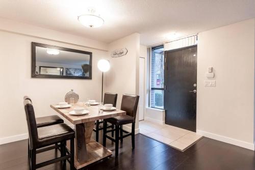 Stunning Duplex Condo in the Heart of Yaletown!!!