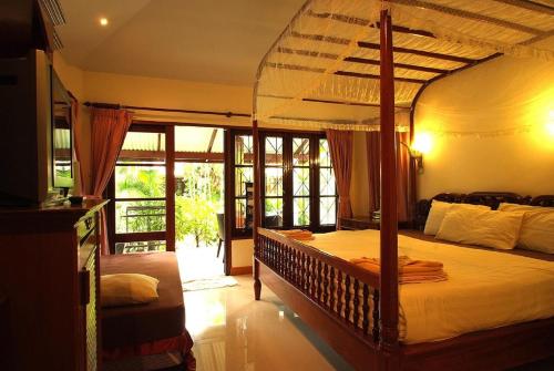 Gallery image of Chaweng Resort in Chaweng