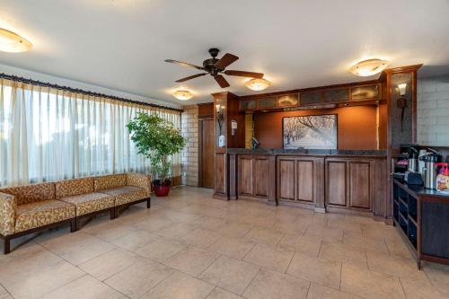 Η κουζίνα ή μικρή κουζίνα στο Best Western Orchard Inn