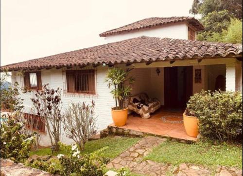 Un jardín fuera de Increíble finca en felidia