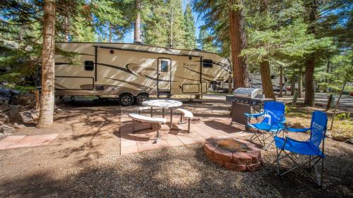 Outdoor Glamping Fully Setup RV #105 – Photos 3
