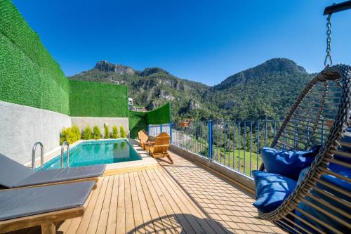 Gambar di galeri bagi Honeymoon Bungalow with Private Pool and Sea View di Faralya