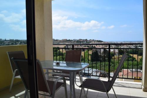 Ban công/sân hiên tại Eden Heights Sea View Apartment 502 - By IMH Travel & Tours