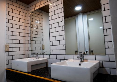Salle de bains dans l'établissement B&B Backpackers