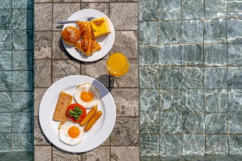 Mad på resortet eller i nærheden