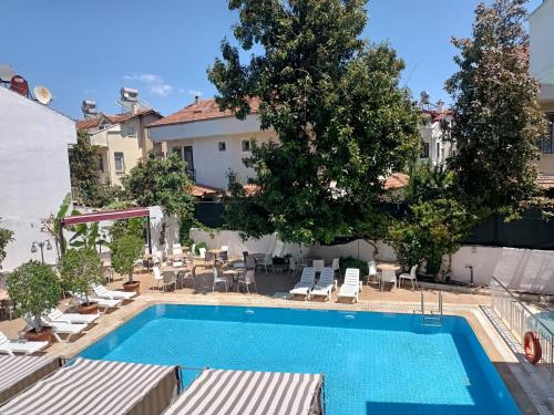 Bazén v ubytování Hotel Barlas Fethiye nebo v jeho okolí