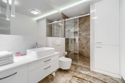 Kúpeľňa v ubytovaní Apartament Prezydencki bulwary Stare Miasto Apartamenty No 1