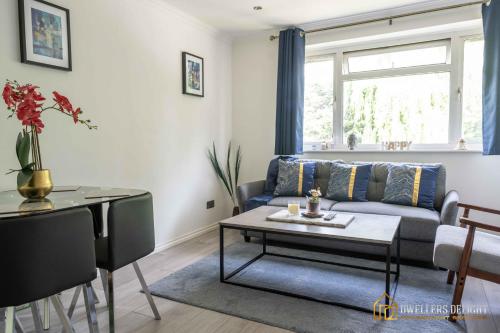 O zonă de relaxare la Stylish Flat 2 Bedroom with Free Wifi & Parking Chigwell Epping London