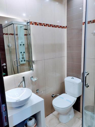 Un baño de The Manessi City Boutique Hotel
