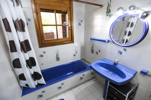 Kúpeľňa v ubytovaní GERANIS VILLA ONLY FAMILIES Planet Costa Dorada