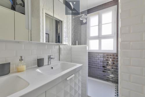 Bathroom sa Spacieux et confortable T3 dans Paris