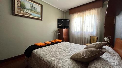 Amezola 1- Habitación con baño incorporado en casa compartida