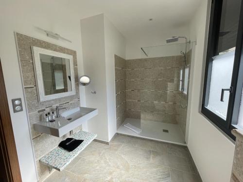 Bilik mandi di Hôtel de la Restonica