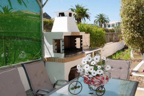 Κήπος έξω από το Lollas Studio 1 Acharavi Corfu