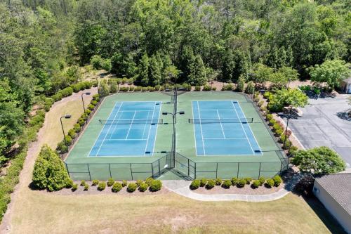 an overhead view of two tennis courts with at Crow Creek Perch in Calabash